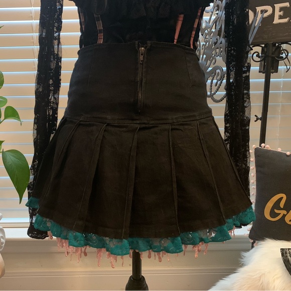 🚨HOLD:/Tripp Nyc Lock Me Up pleated skirt - Picture 8 of 14